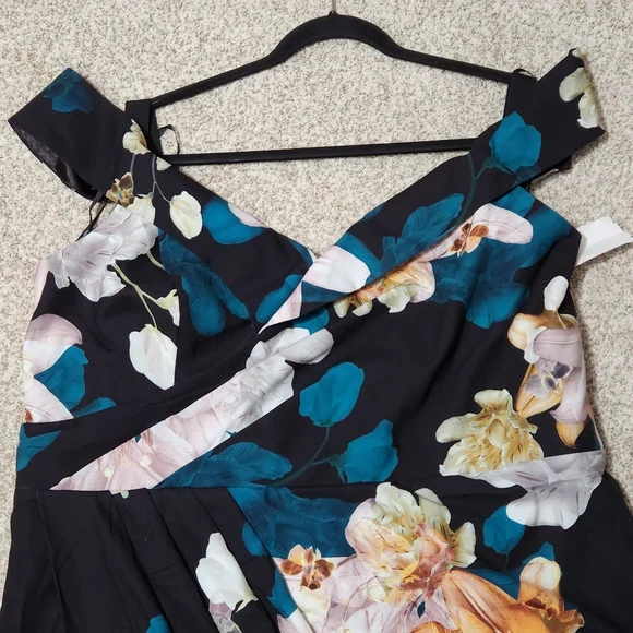 City Chic Off Shoulder Floral Dress - Picture 5 of 13